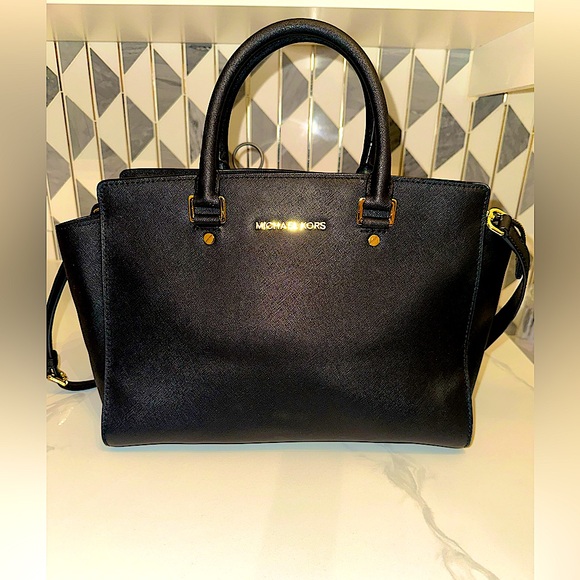 Michael Kors Selma Satchel in Black Saffiano Leather - Picture 2 of 8